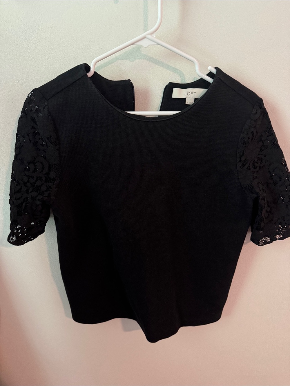 LOFT Black Lace-Sleeve Crewneck Top size small
